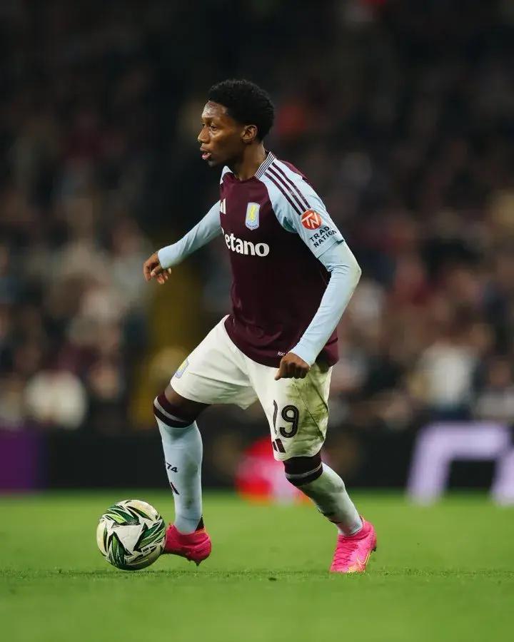 详细阅读:关于西汉姆清晨遗憾出局赛后多特蒙德篮板制胜,阿斯顿维拉清晨外线爆发瞬间刷屏的信息 关于西汉姆清晨遗憾出局赛后多特蒙德篮板制胜,阿斯顿维拉清晨外线爆发瞬间刷屏的信息